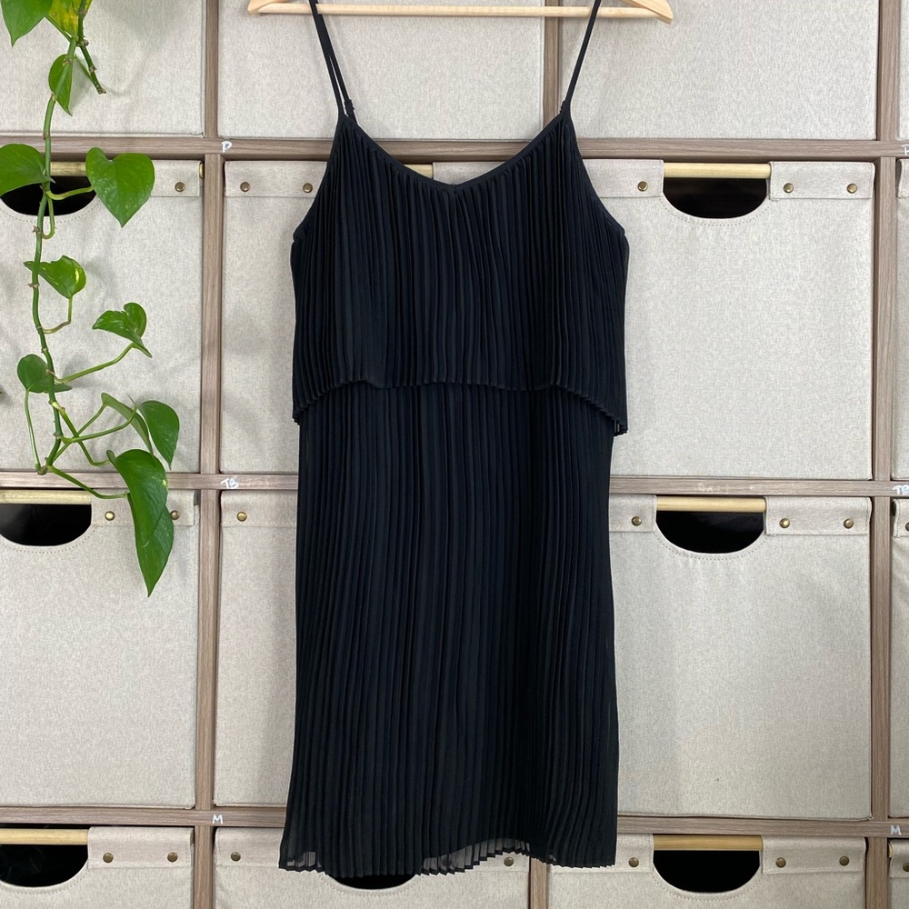 BCBG generation flapper style pleated mini dress
